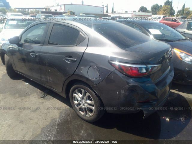 Photo 2 VIN: 3MYDLBZV0GY140926 - SCION IA 