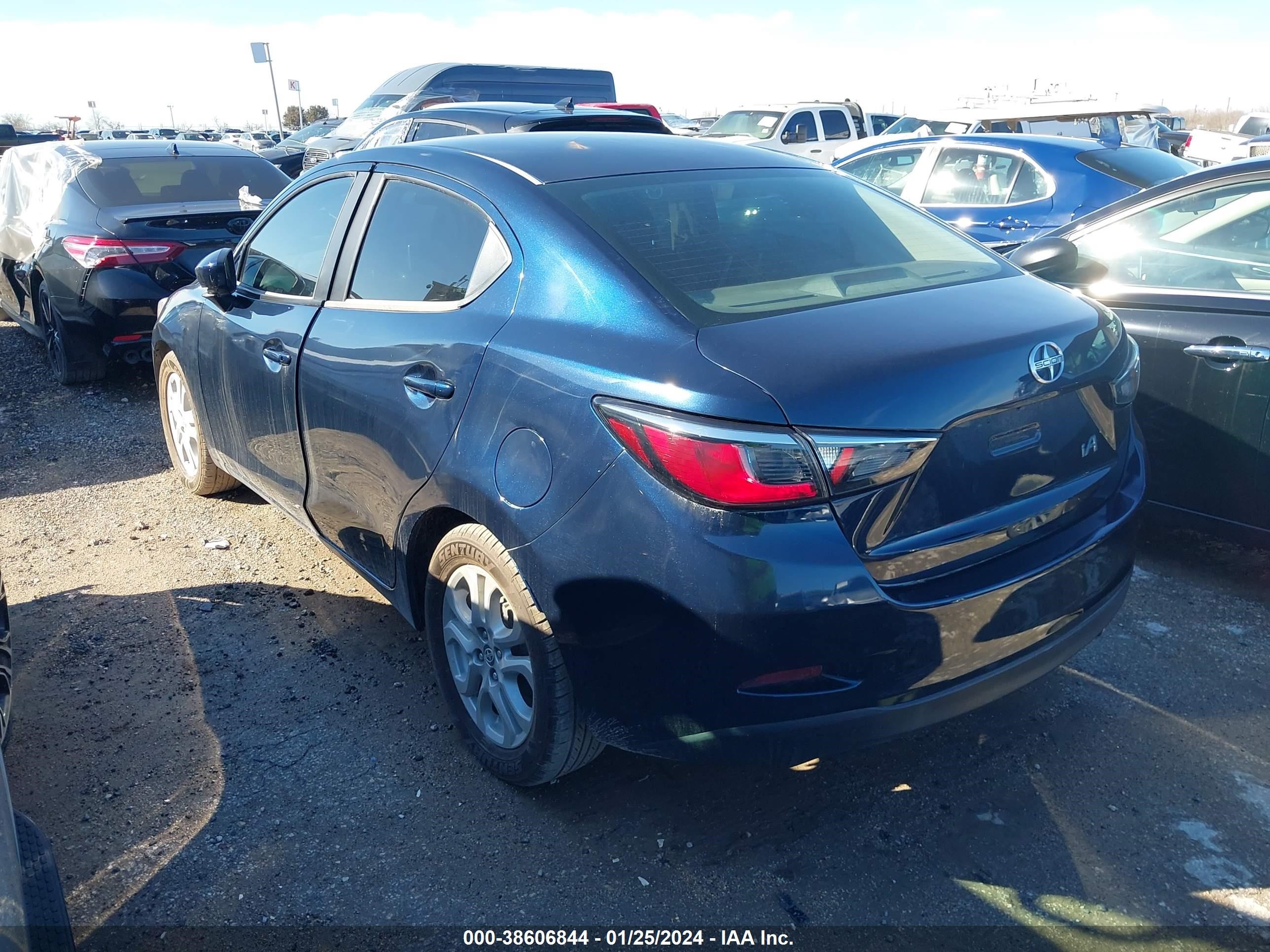 Photo 3 VIN: 3MYDLBZV1GY113704 - SCION IA 