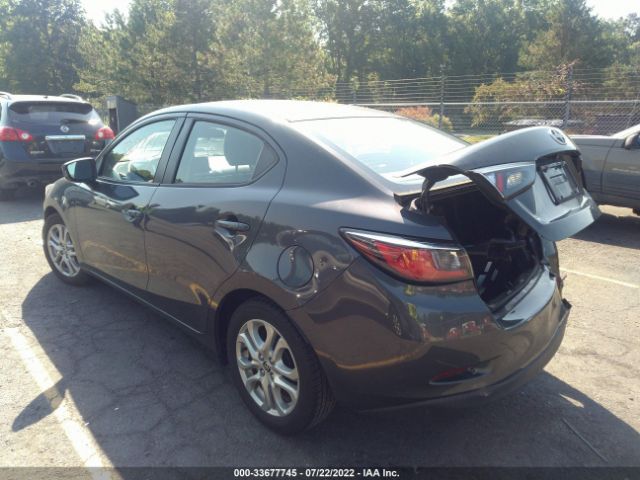 Photo 2 VIN: 3MYDLBZV1GY114965 - SCION IA 