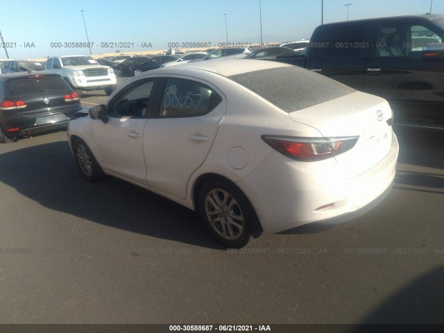 Photo 2 VIN: 3MYDLBZV2GY100203 - SCION IA 