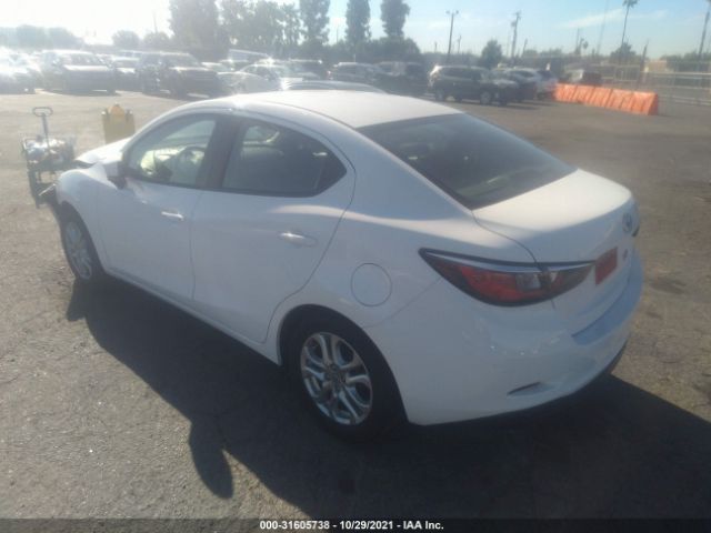 Photo 2 VIN: 3MYDLBZV2GY110844 - SCION IA 