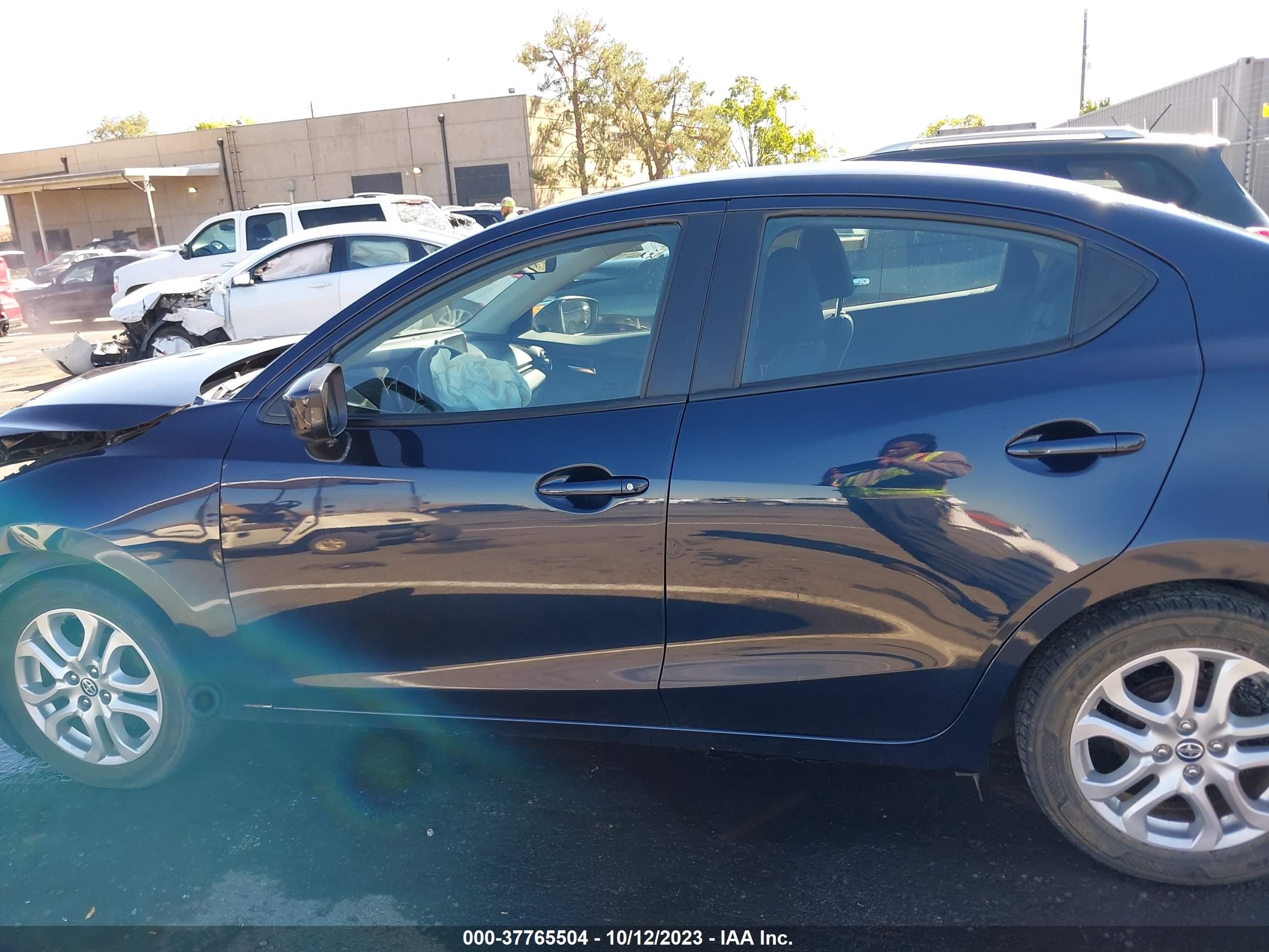 Photo 13 VIN: 3MYDLBZV2GY129992 - SCION IA 