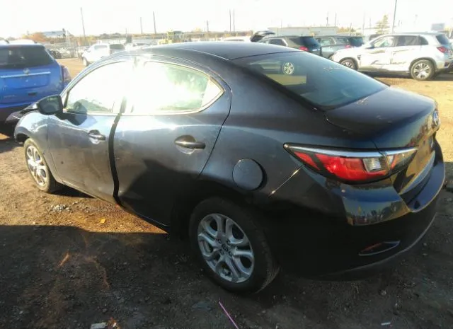 Photo 2 VIN: 3MYDLBZV3GY113011 - SCION IA 