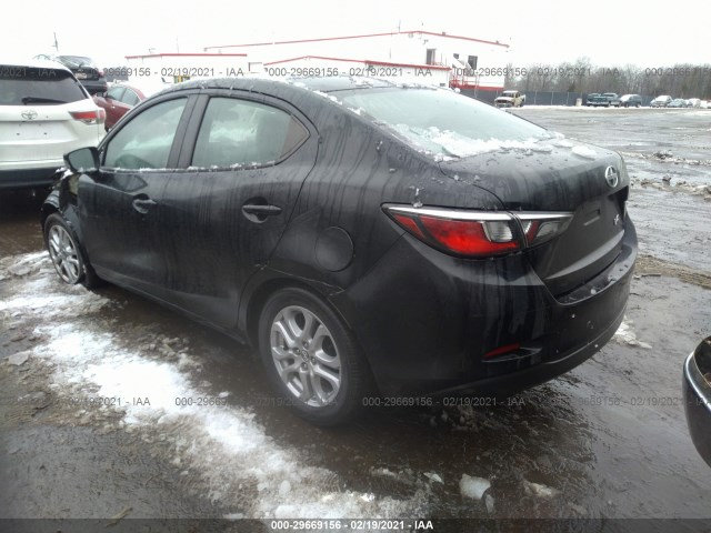 Photo 2 VIN: 3MYDLBZV3GY118242 - SCION IA 