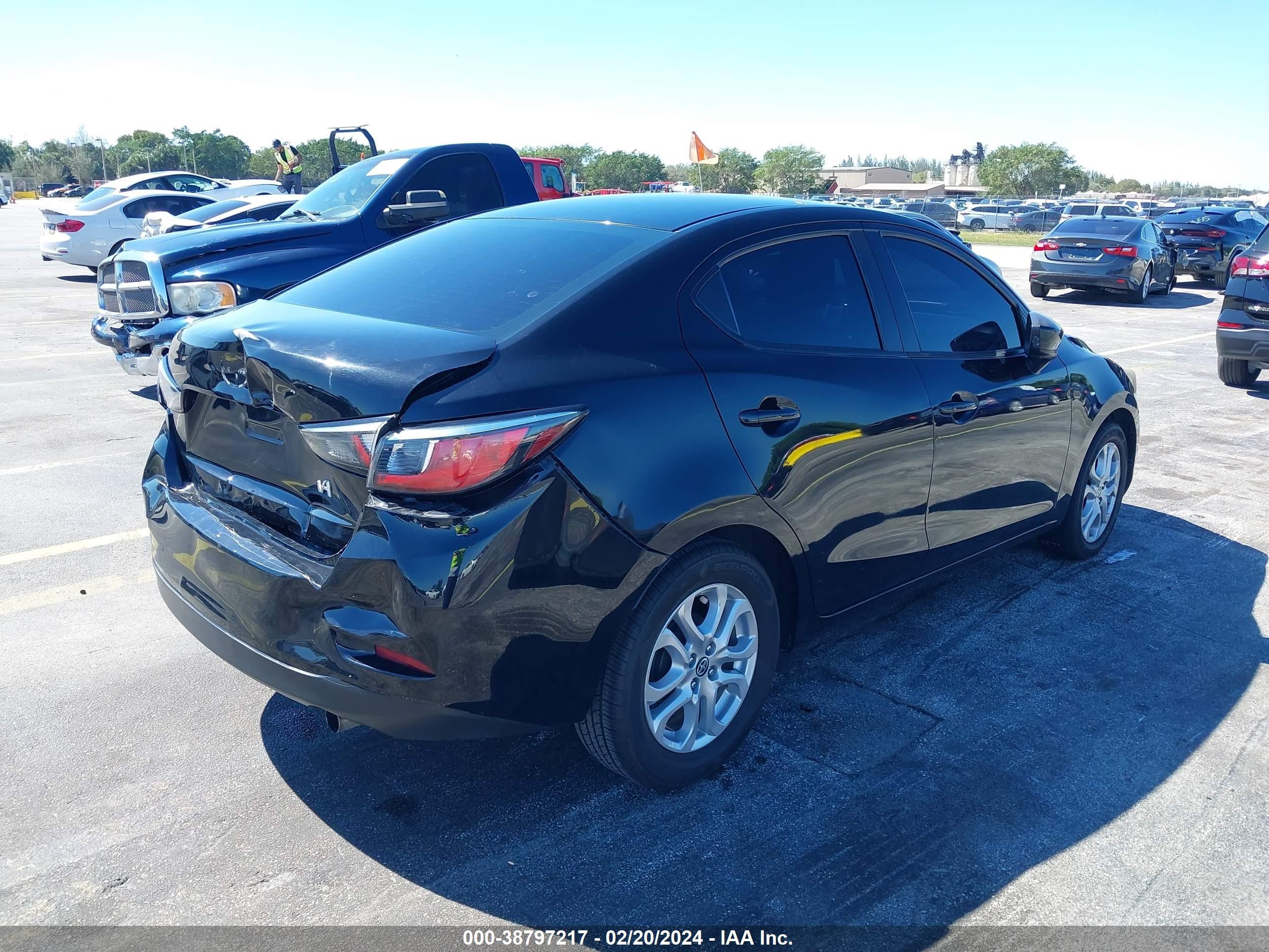 Photo 3 VIN: 3MYDLBZV3GY145327 - SCION IA 