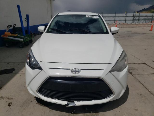 Photo 4 VIN: 3MYDLBZV4GY127029 - TOYOTA SCION 