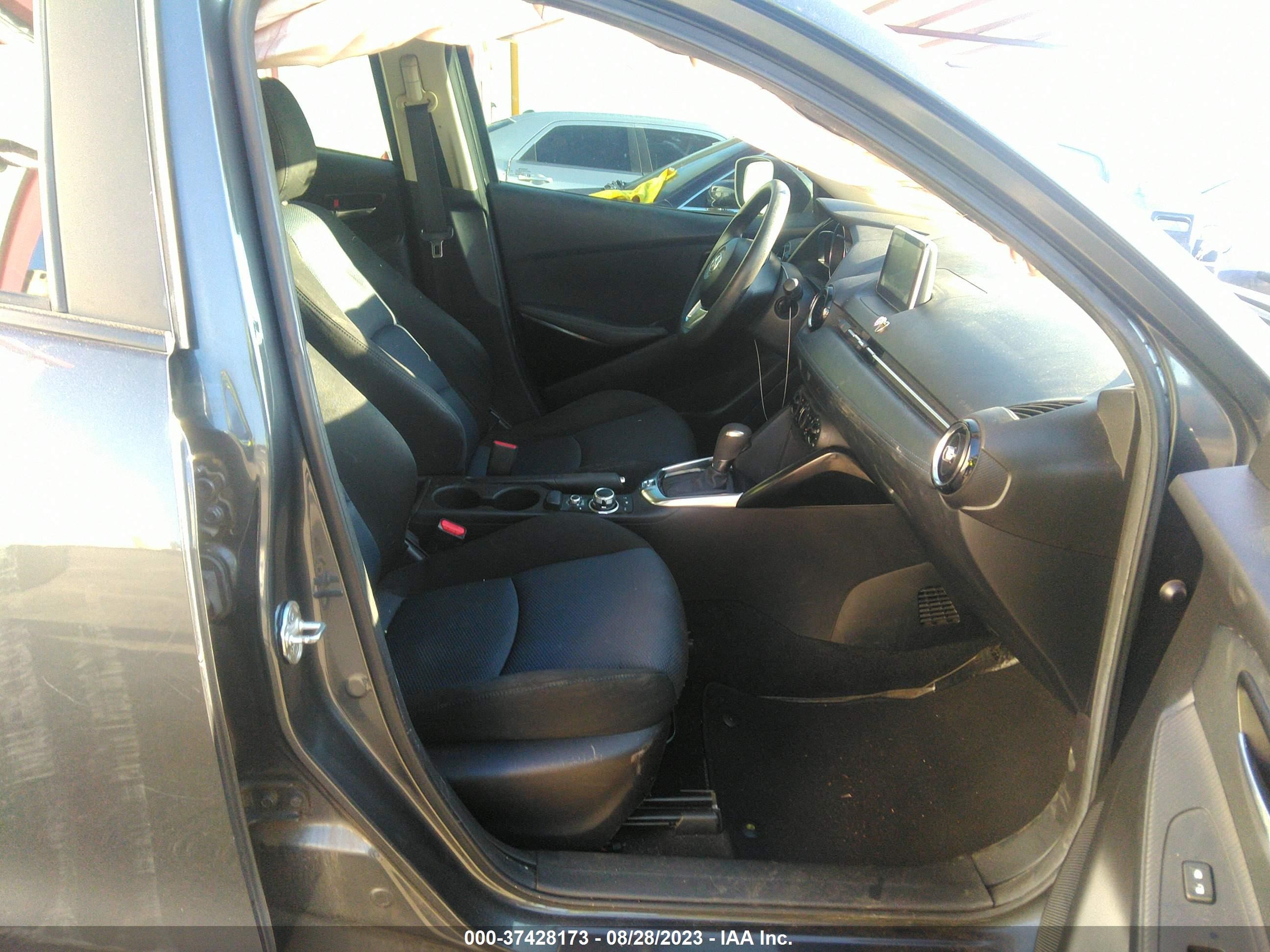 Photo 4 VIN: 3MYDLBZV4GY138290 - SCION IA 