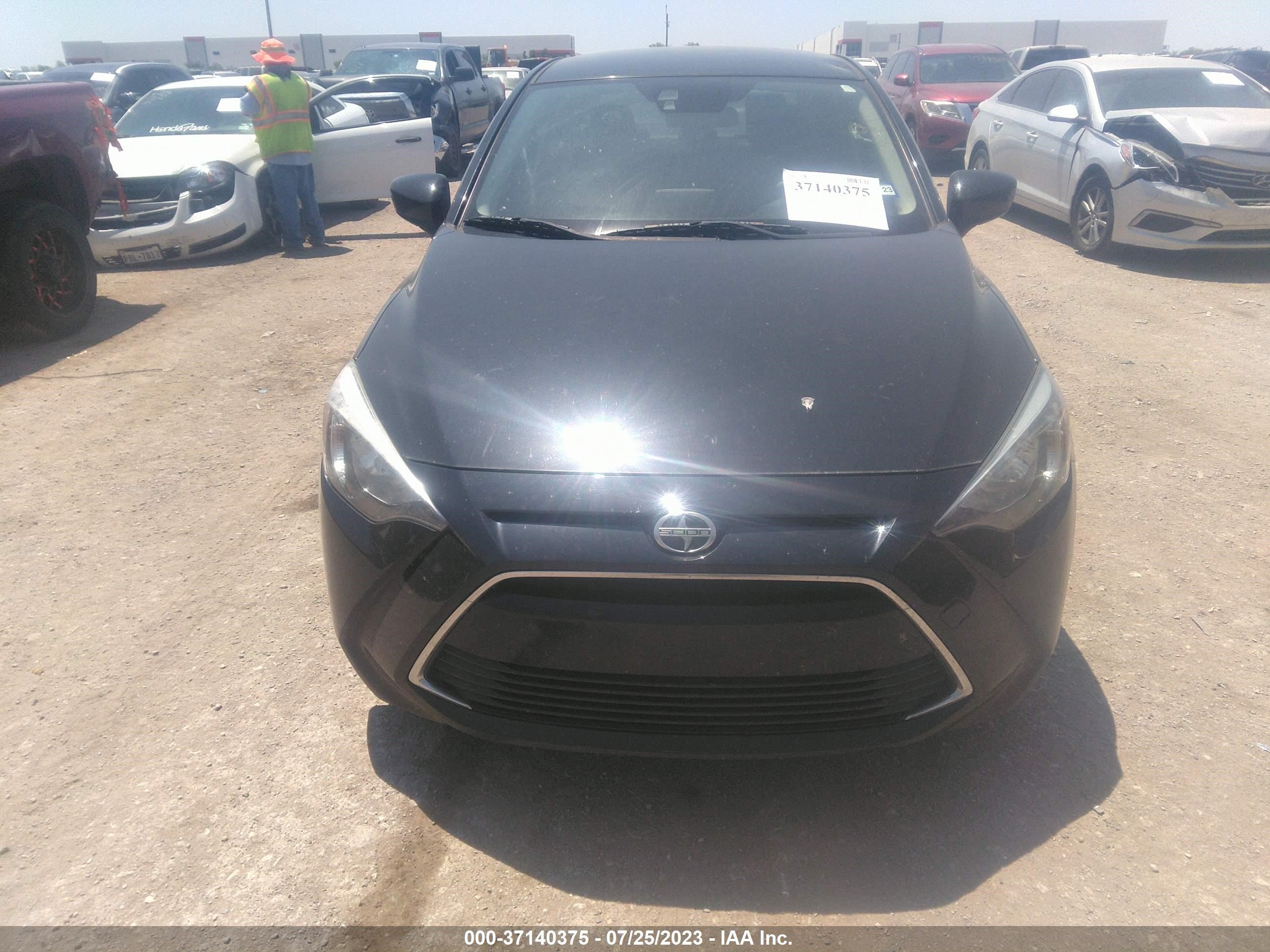 Photo 11 VIN: 3MYDLBZV5GY142994 - SCION IA 