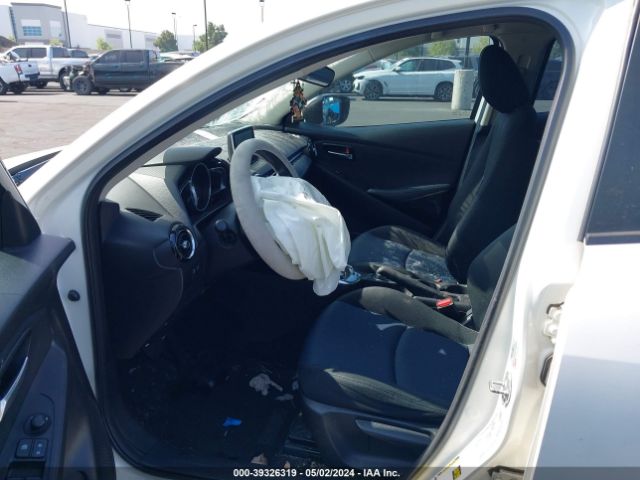 Photo 4 VIN: 3MYDLBZV5GY145863 - TOYOTA SCION IA 