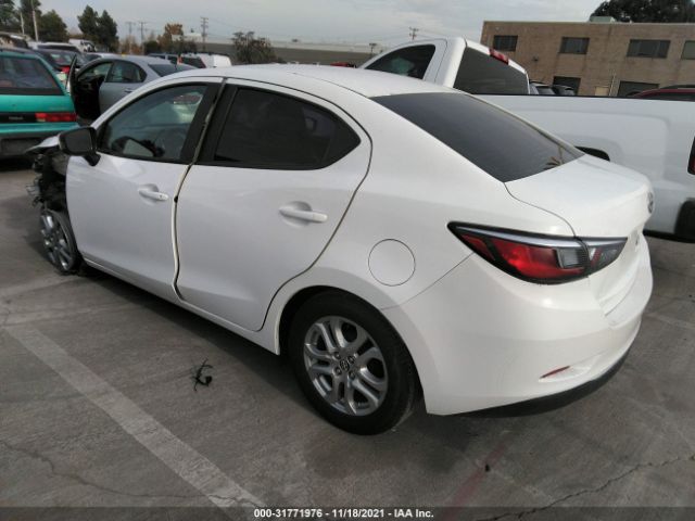 Photo 2 VIN: 3MYDLBZV6GY117716 - SCION IA 