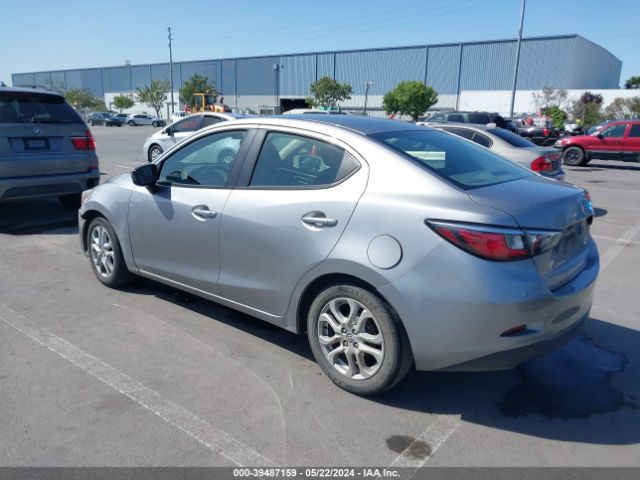 Photo 2 VIN: 3MYDLBZV6GY124732 - SCION IA 