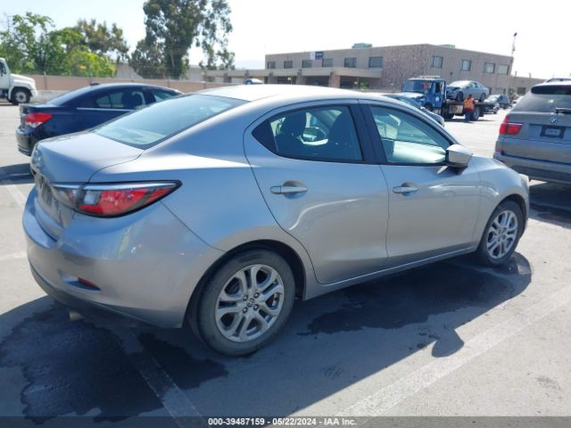 Photo 3 VIN: 3MYDLBZV6GY124732 - SCION IA 