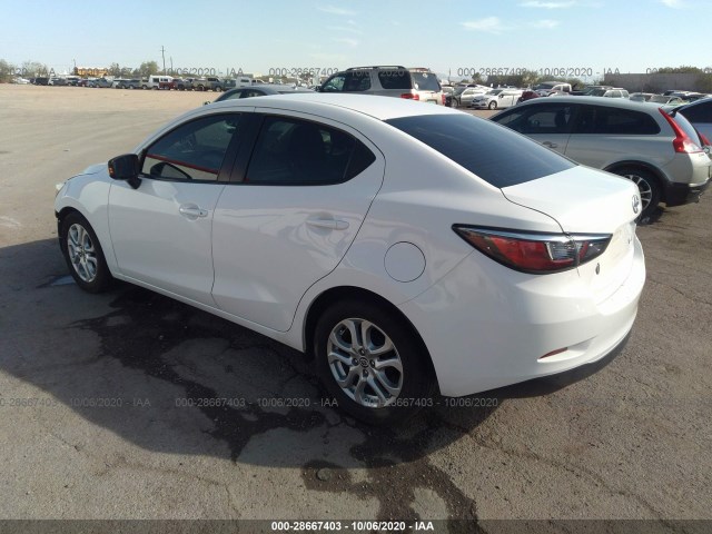 Photo 2 VIN: 3MYDLBZV6GY127582 - SCION IA 