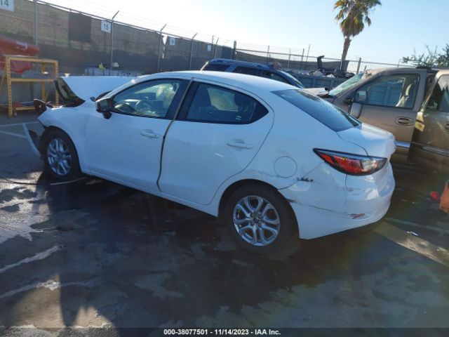 Photo 2 VIN: 3MYDLBZV6GY140784 - TOYOTA SCION IA 