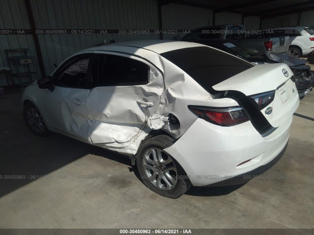 Photo 2 VIN: 3MYDLBZV7GY138770 - SCION IA 