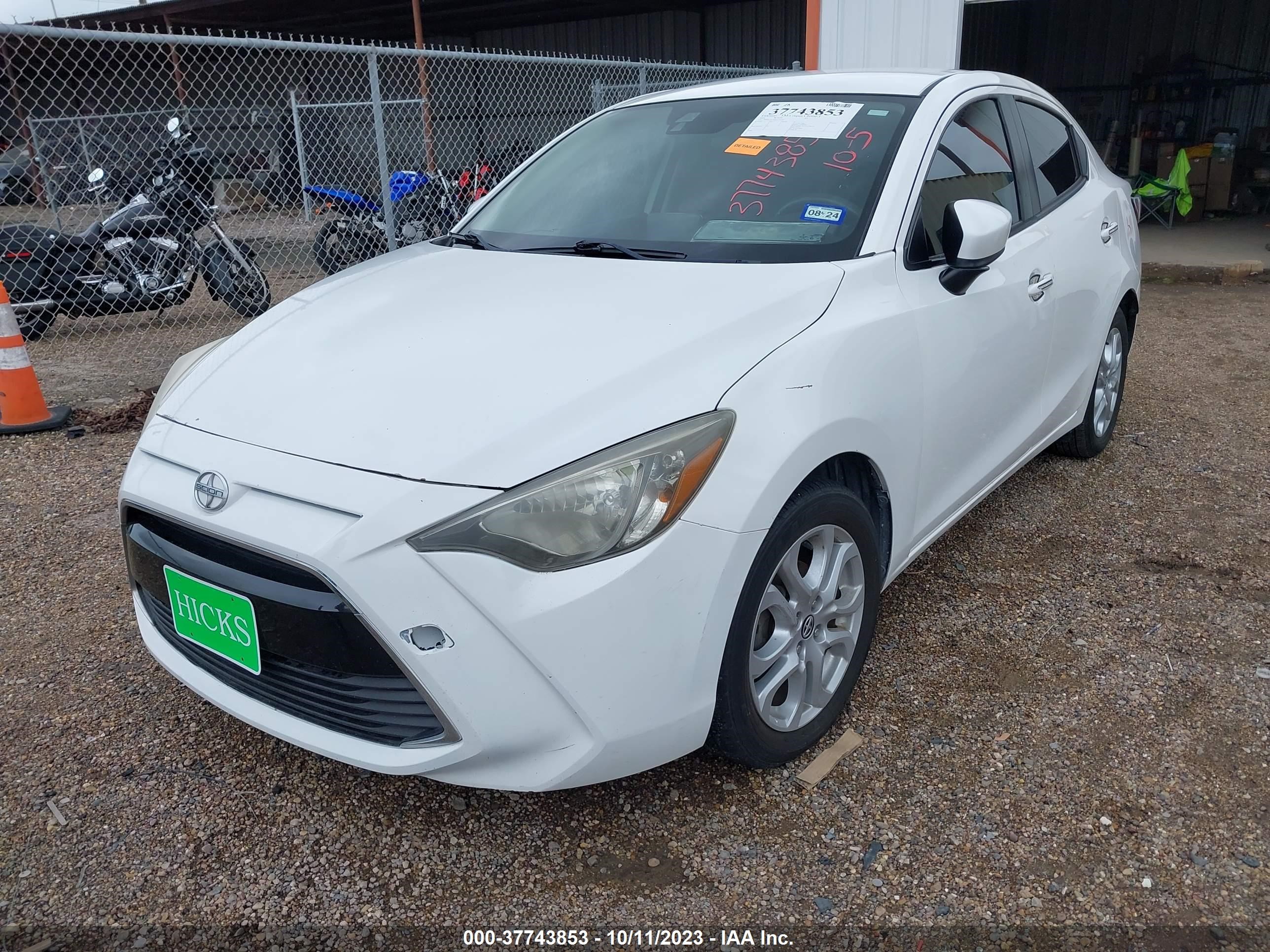 Photo 5 VIN: 3MYDLBZV8GY140401 - SCION IA 