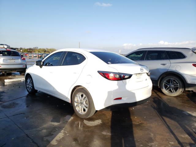 Photo 2 VIN: 3MYDLBZV9GY116396 - SCION IA 