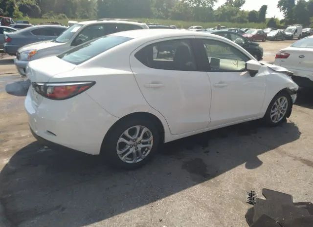 Photo 3 VIN: 3MYDLBZV9GY126538 - SCION IA 