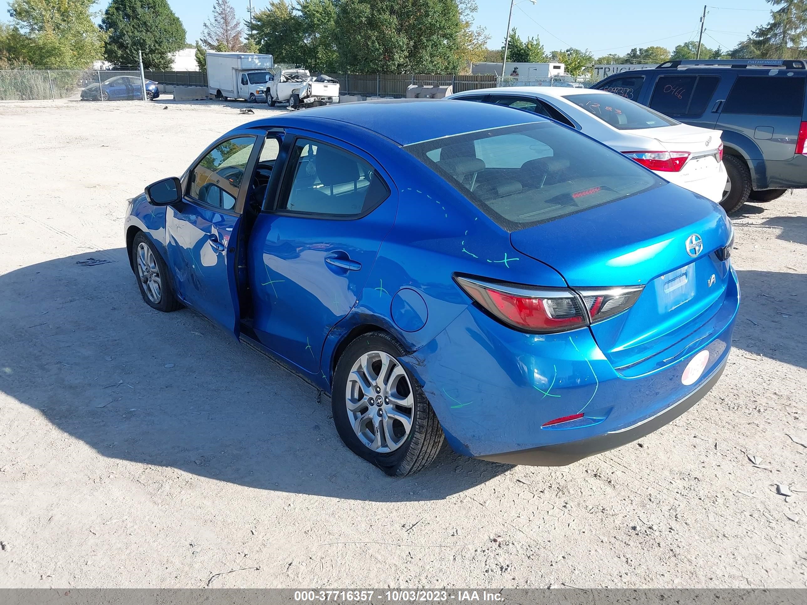 Photo 2 VIN: 3MYDLBZVXGY112096 - SCION IA 