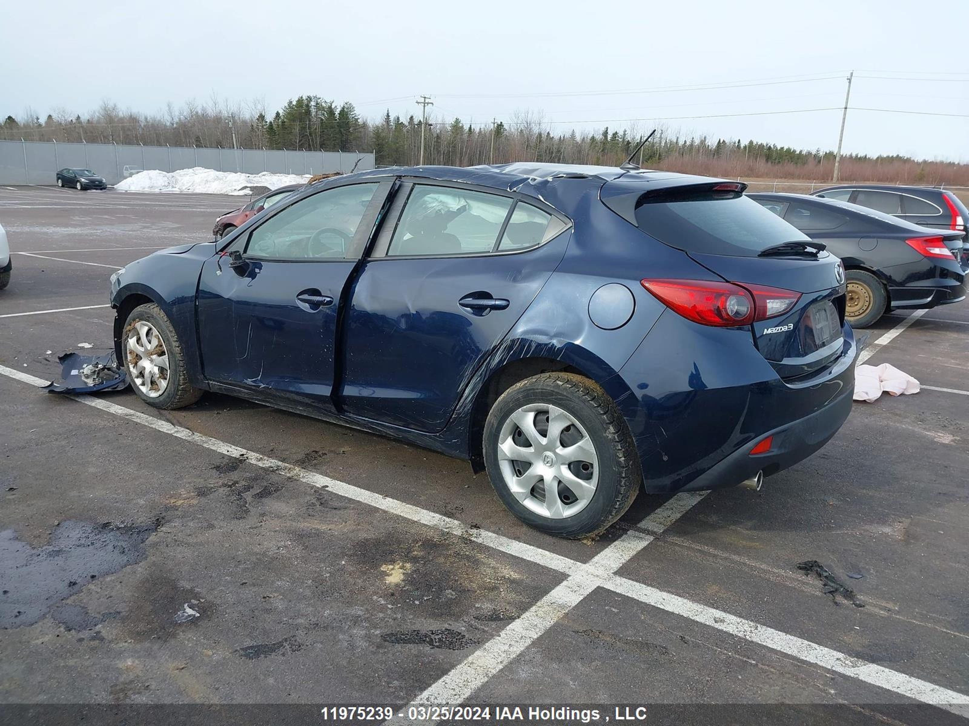 Photo 2 VIN: 3MZBM1K76GM310834 - MAZDA 3 