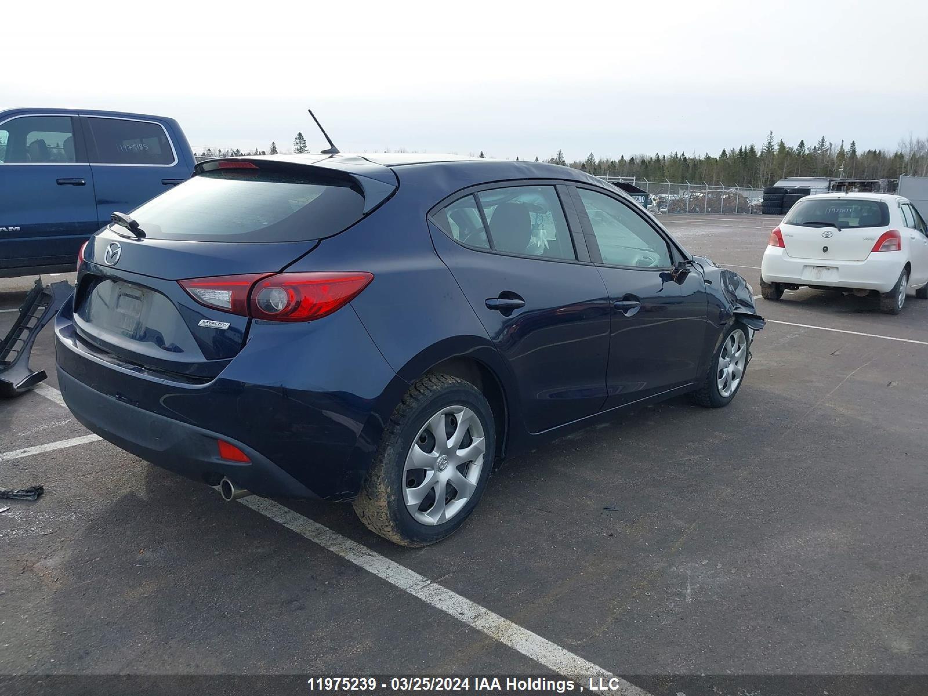 Photo 3 VIN: 3MZBM1K76GM310834 - MAZDA 3 