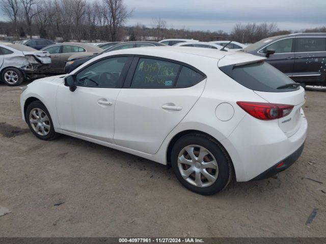 Photo 2 VIN: 3MZBM1K78FM186693 - MAZDA MAZDA3 