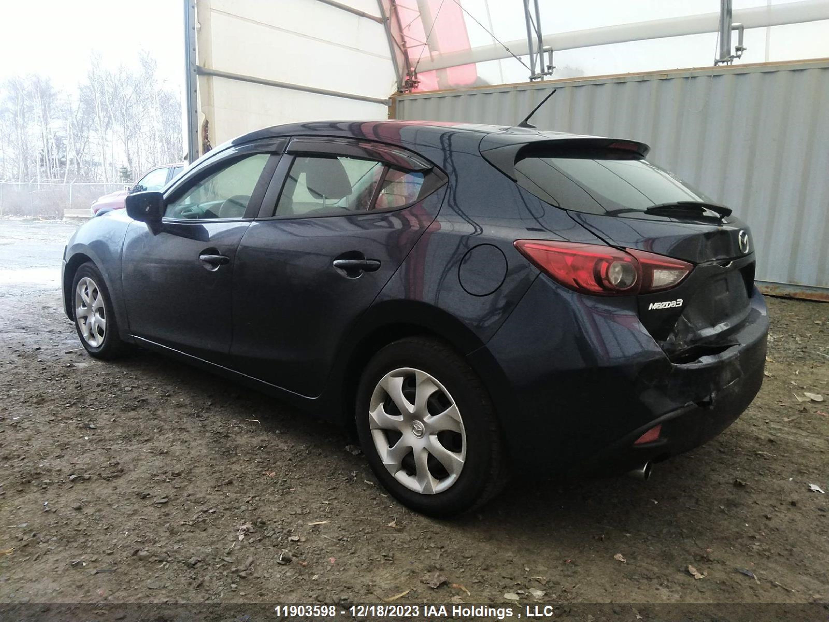 Photo 2 VIN: 3MZBM1K7XFM165036 - MAZDA 3 