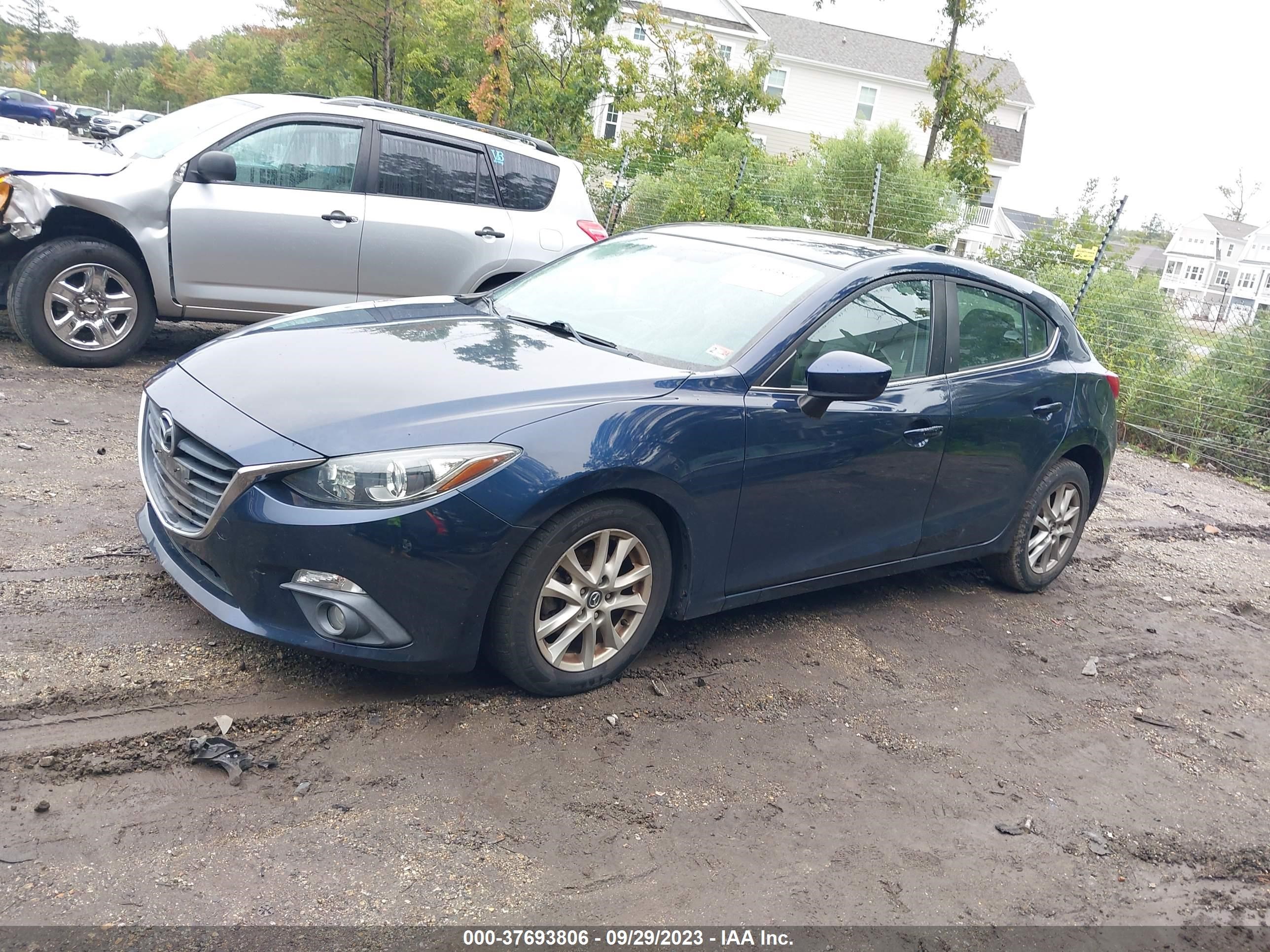 Photo 1 VIN: 3MZBM1L71FM185349 - MAZDA MAZDA3 