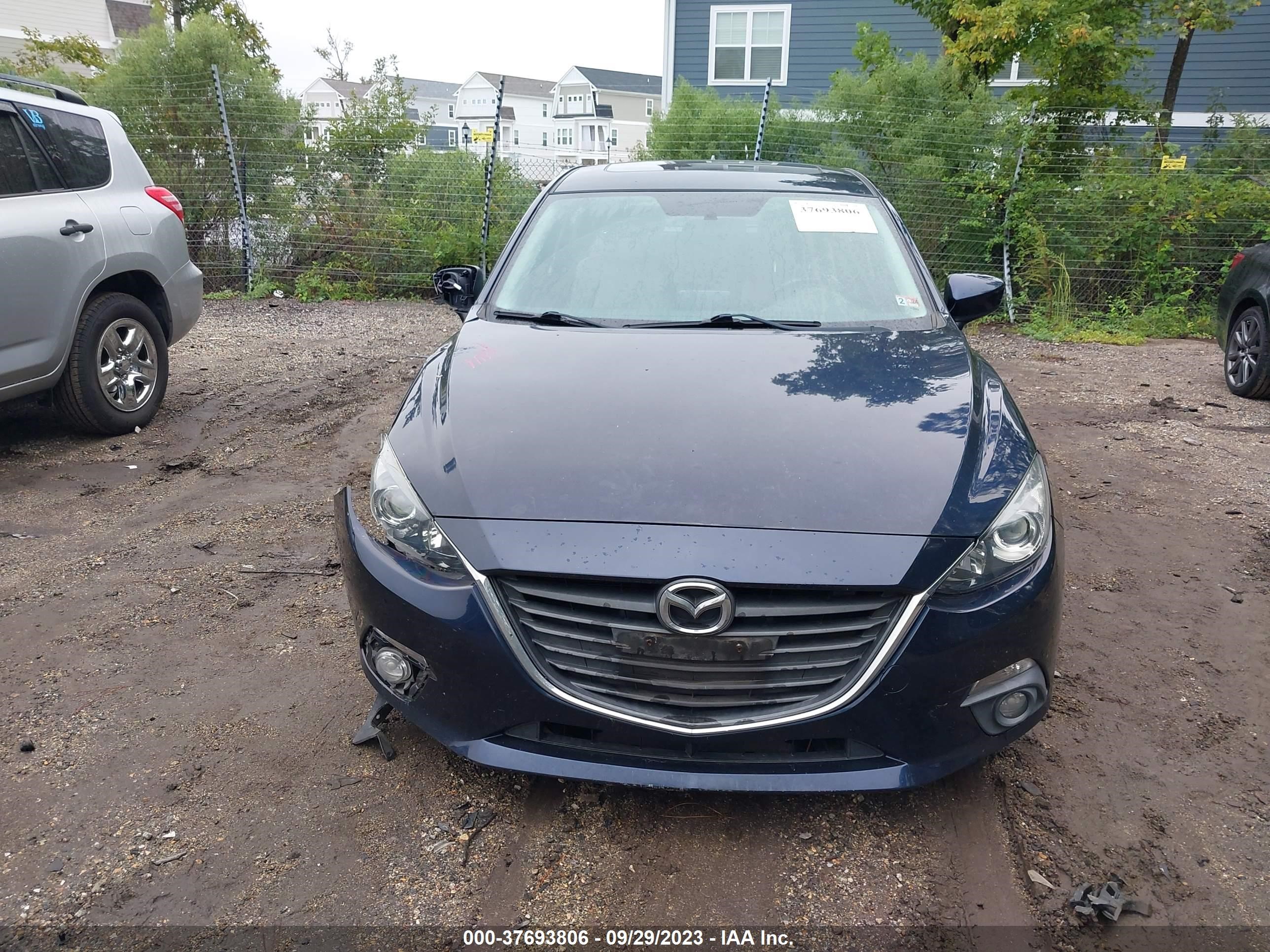 Photo 11 VIN: 3MZBM1L71FM185349 - MAZDA MAZDA3 