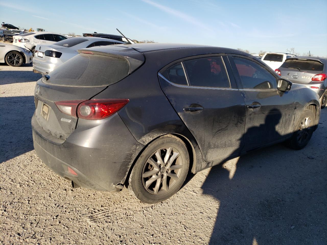 Photo 2 VIN: 3MZBM1L71GM322954 - MAZDA 3 