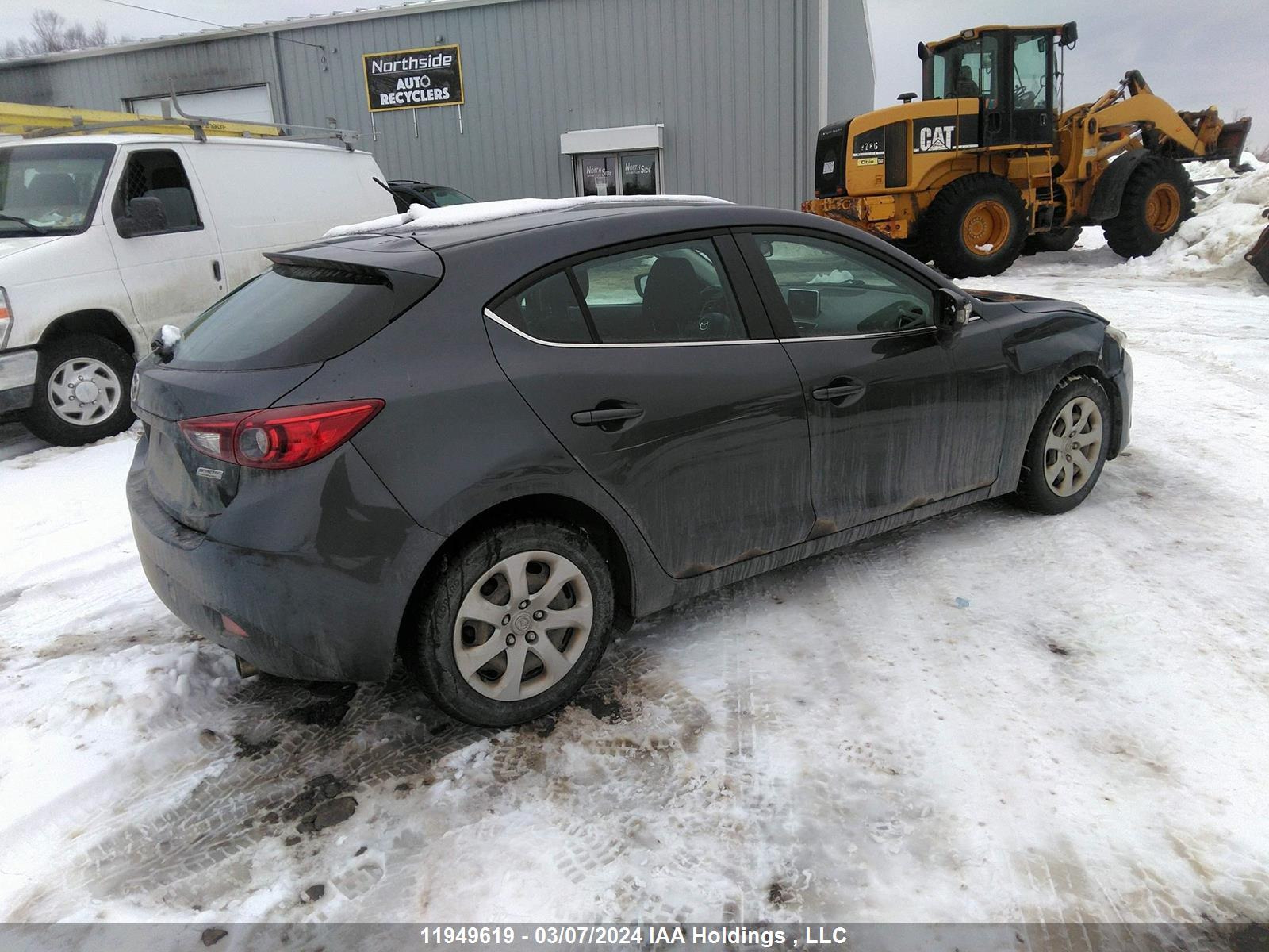 Photo 3 VIN: 3MZBM1L74EM120333 - MAZDA 3 