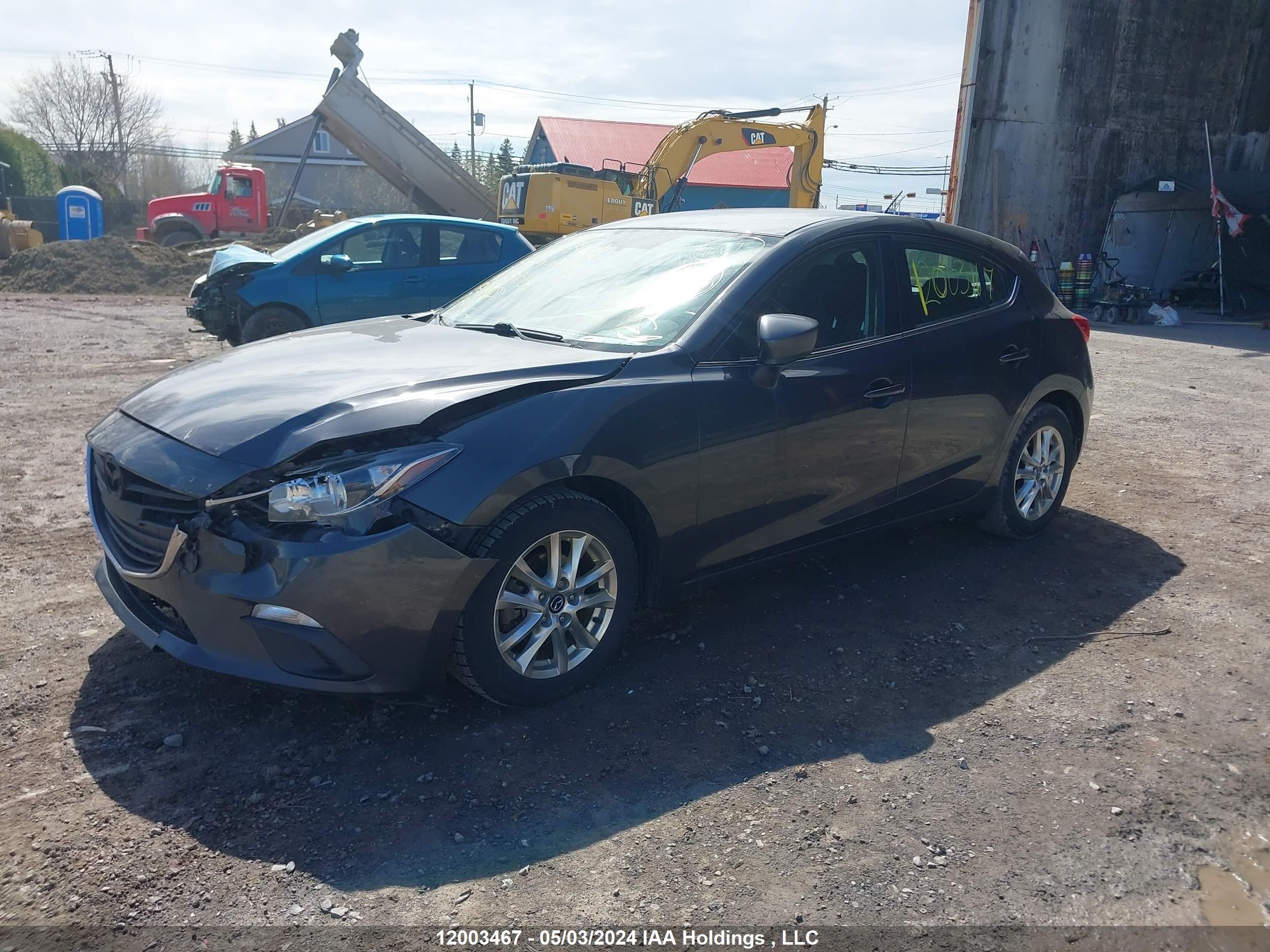 Photo 1 VIN: 3MZBM1L74FM215945 - MAZDA 3 