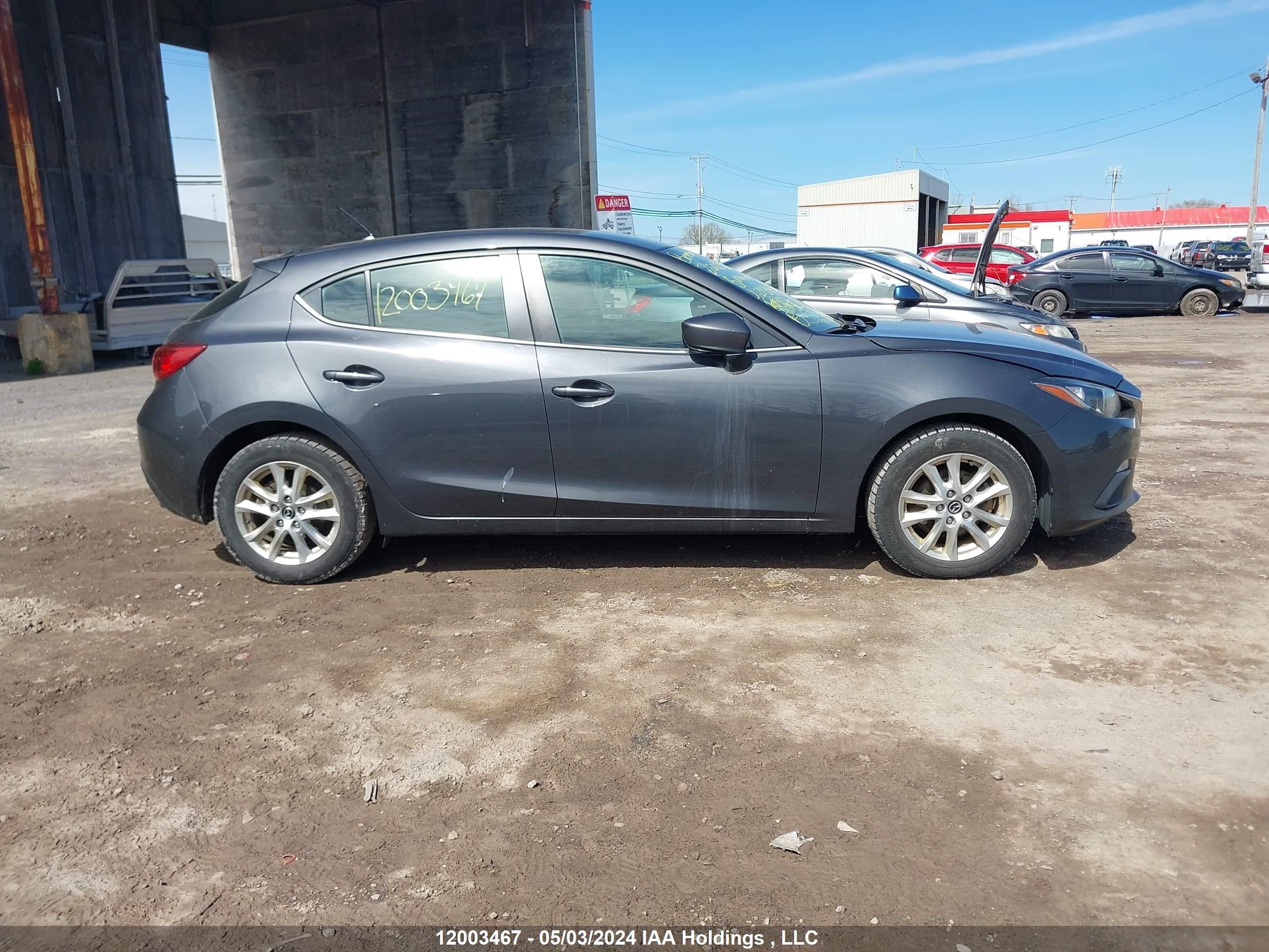 Photo 12 VIN: 3MZBM1L74FM215945 - MAZDA 3 