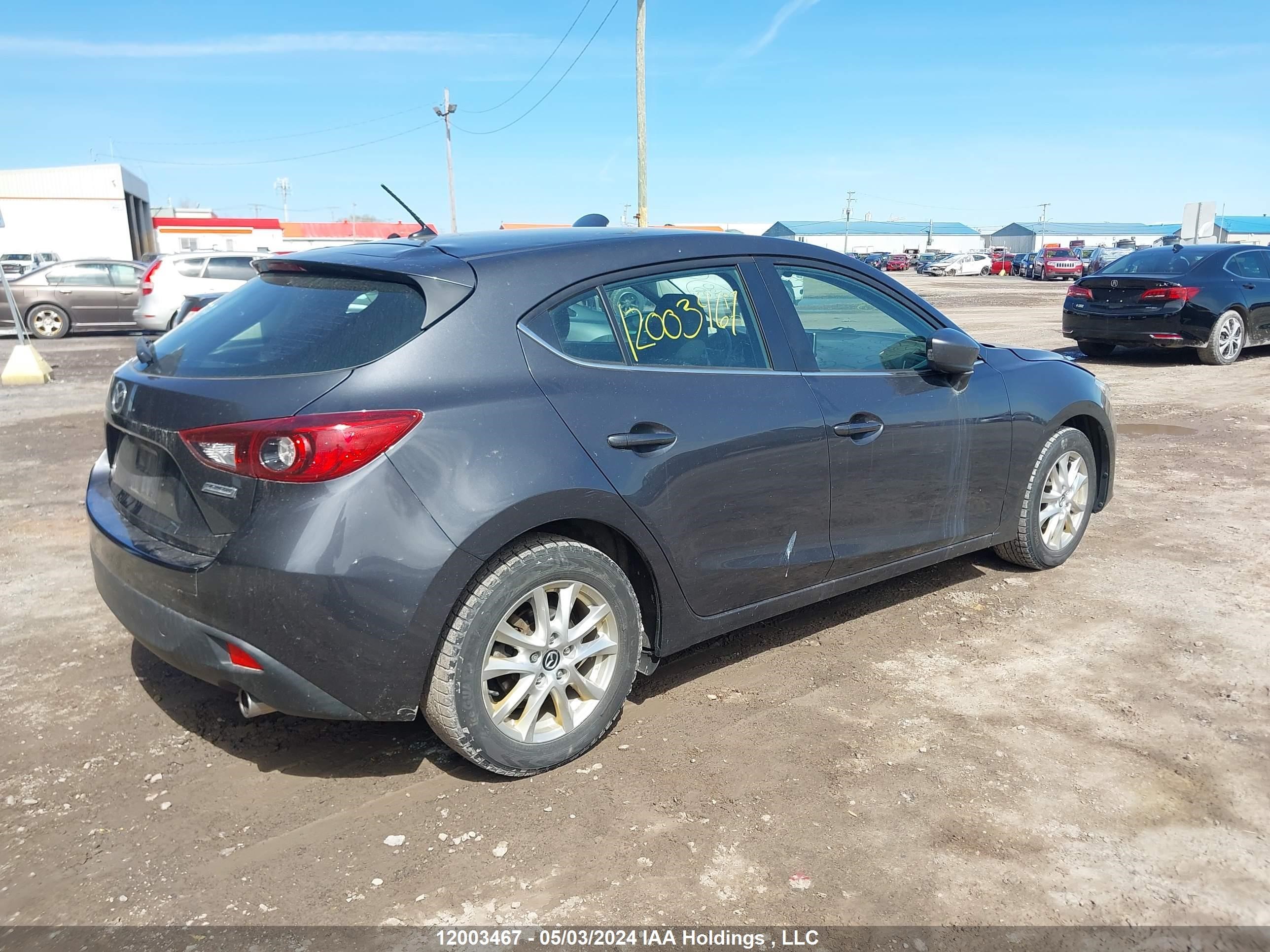 Photo 3 VIN: 3MZBM1L74FM215945 - MAZDA 3 