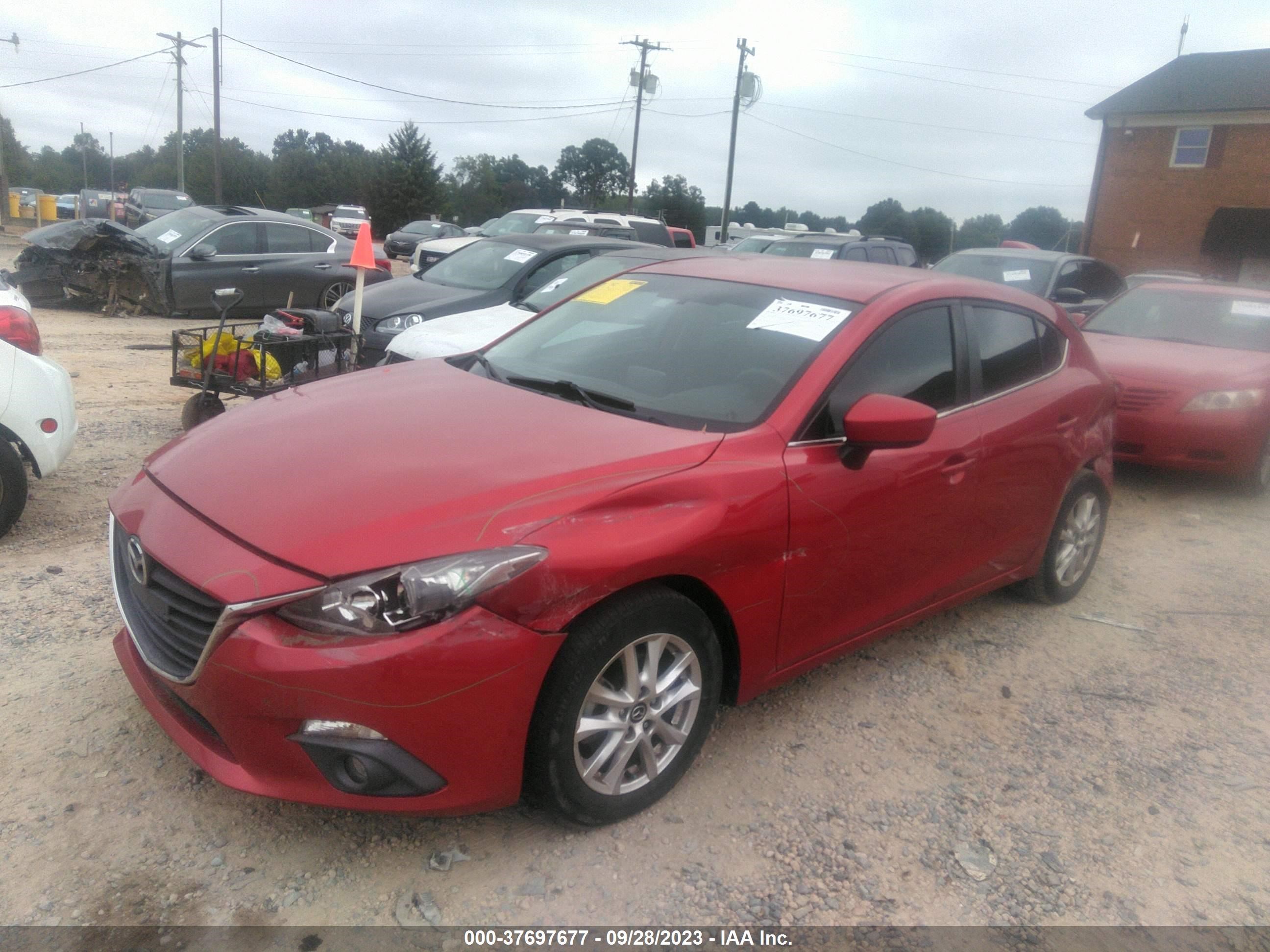 Photo 1 VIN: 3MZBM1L75FM186441 - MAZDA 3 