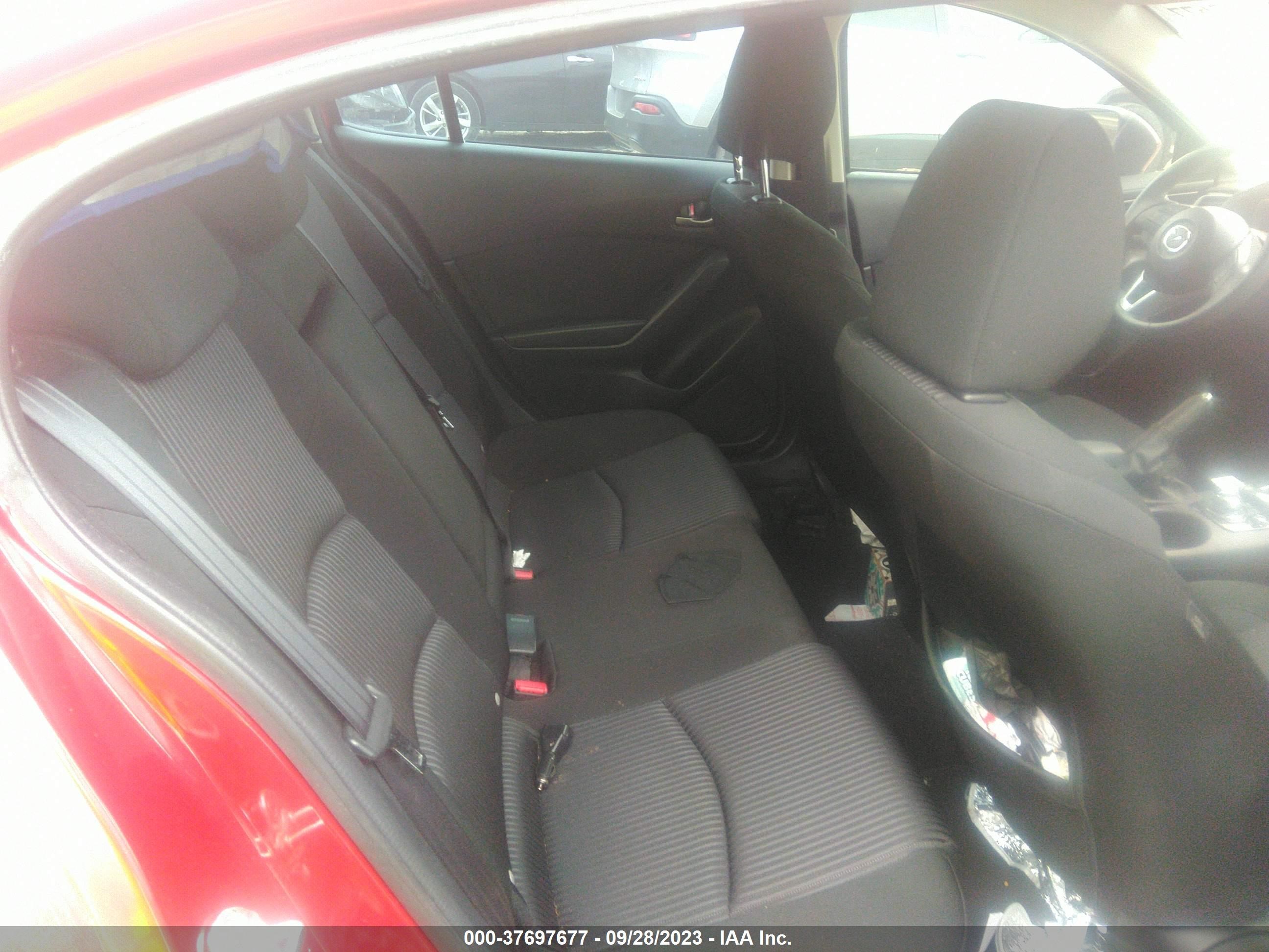 Photo 7 VIN: 3MZBM1L75FM186441 - MAZDA 3 