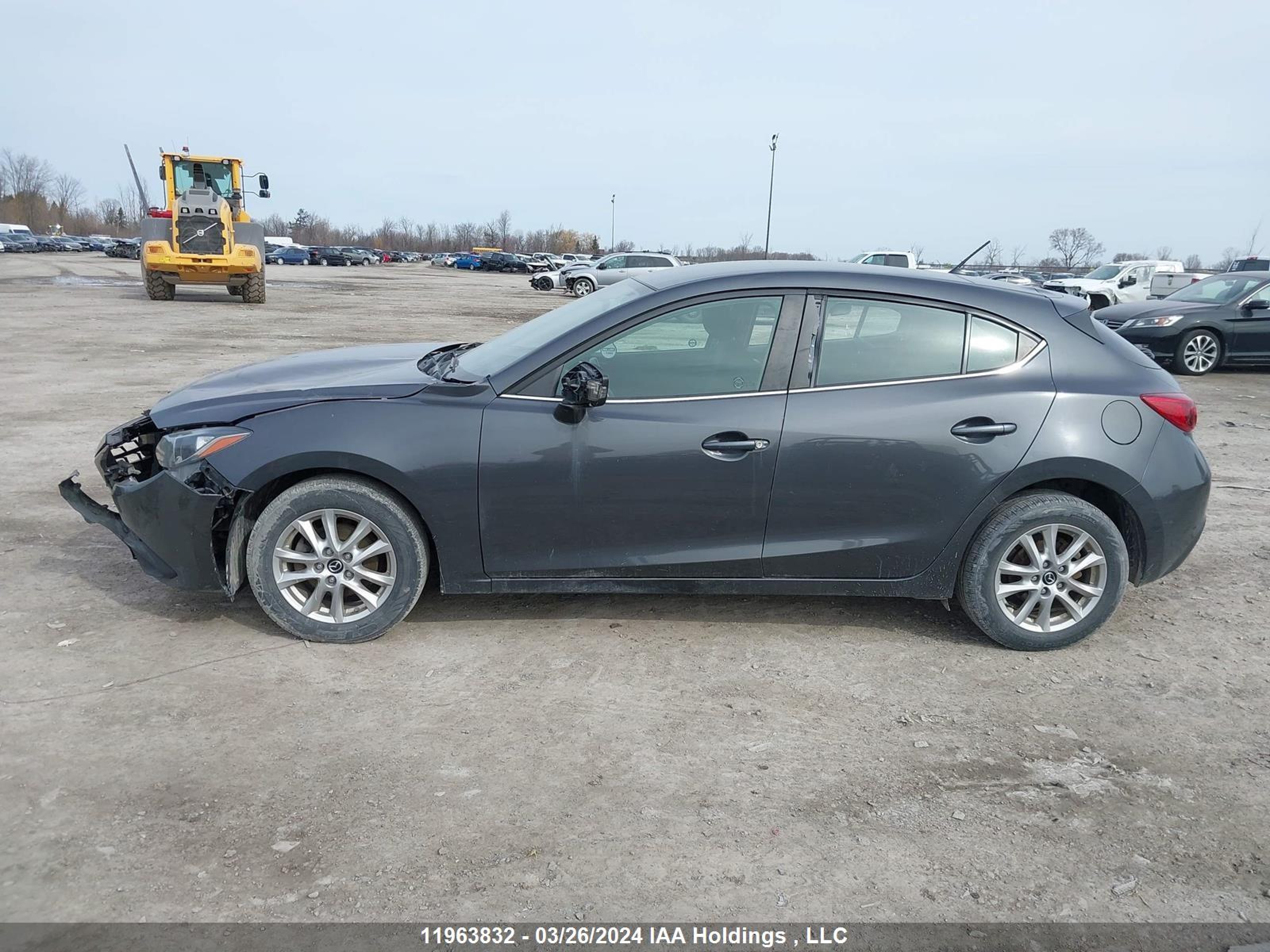 Photo 13 VIN: 3MZBM1L75GM324139 - MAZDA 3 