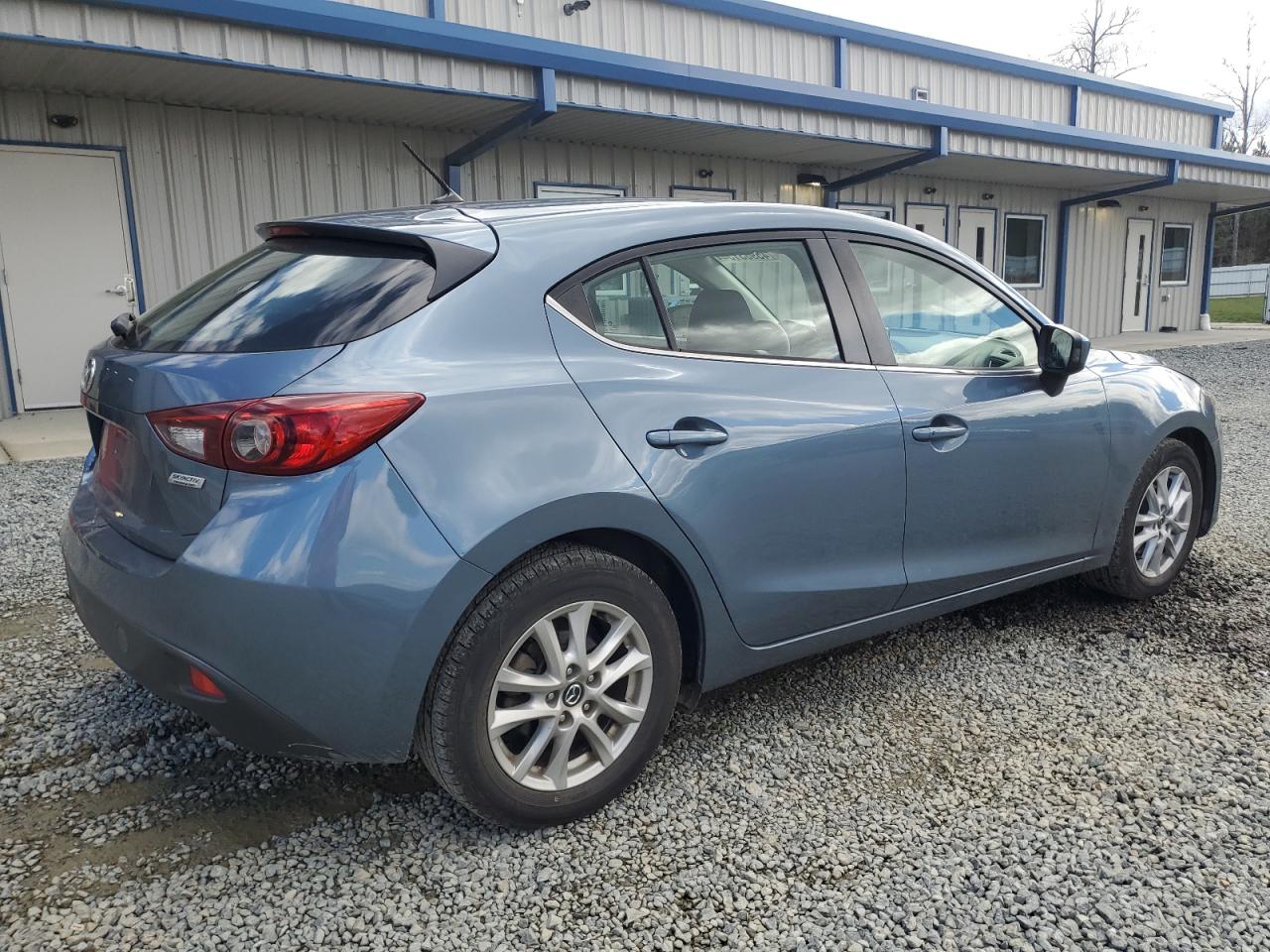 Photo 2 VIN: 3MZBM1L77FM162223 - MAZDA 3 