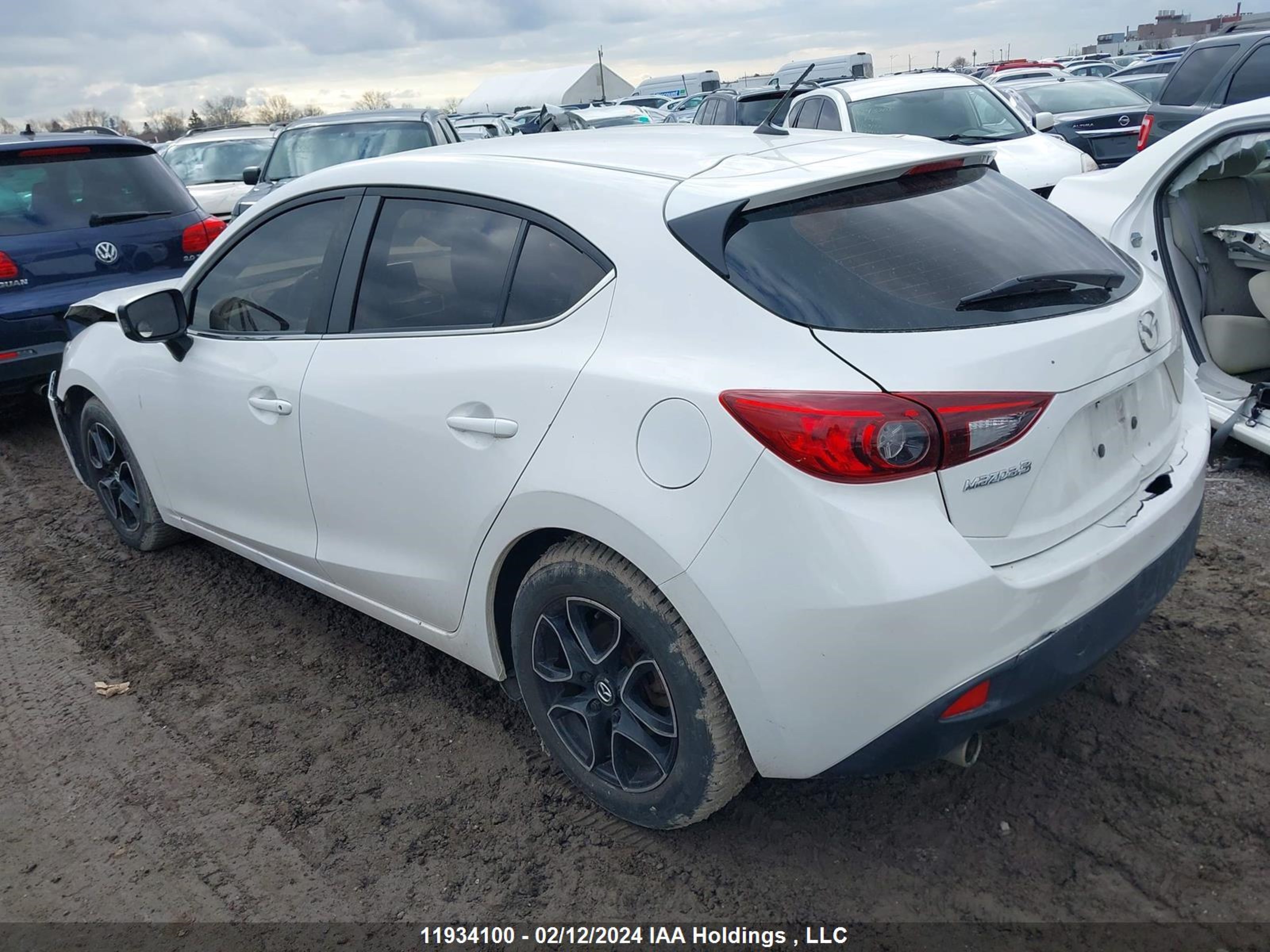 Photo 2 VIN: 3MZBM1L77FM163372 - MAZDA 3 