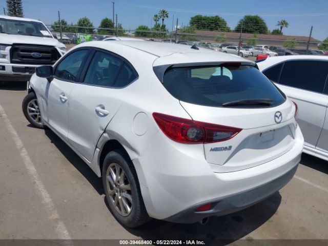 Photo 2 VIN: 3MZBM1L7XFM201774 - MAZDA 3 