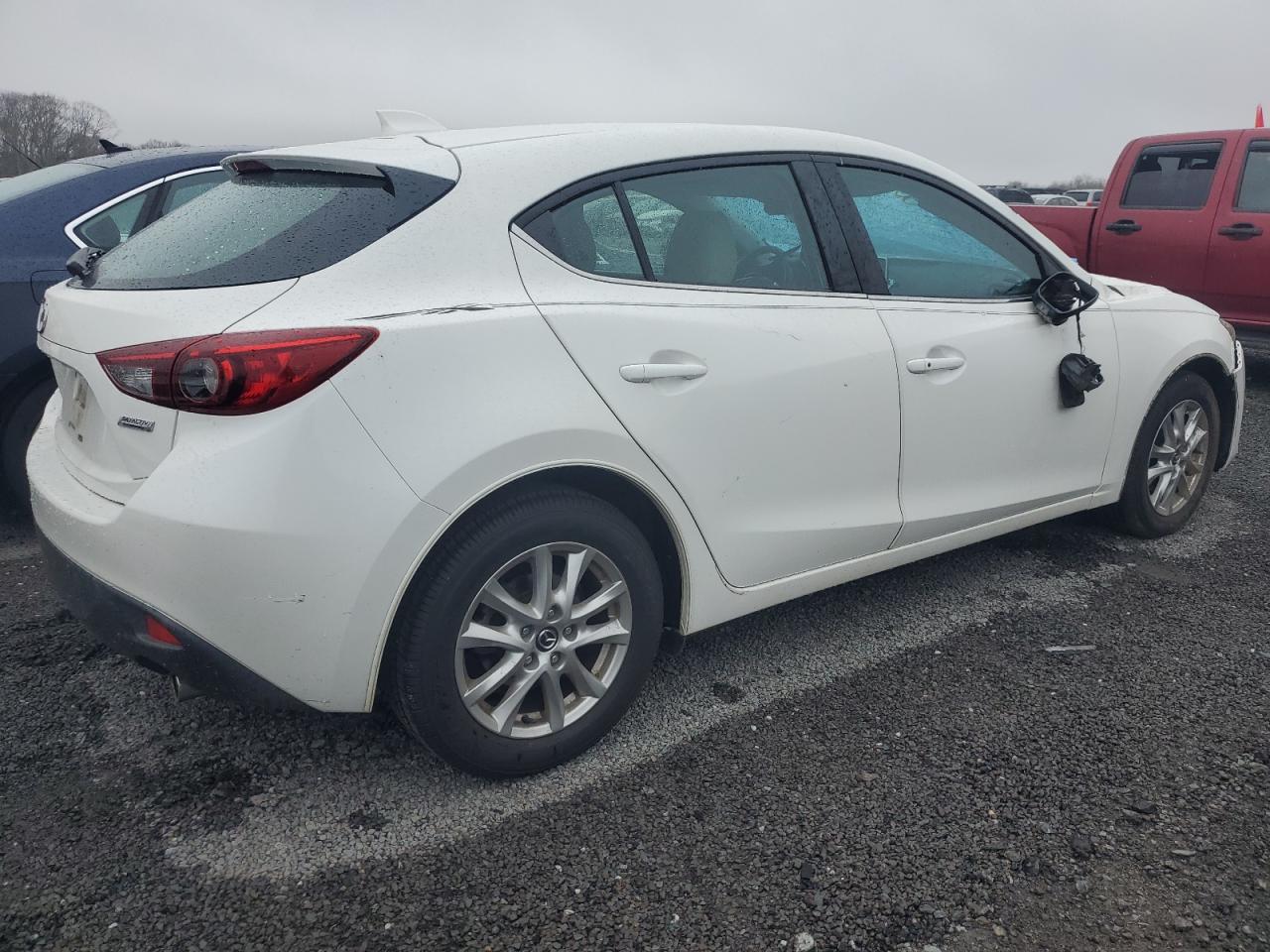 Photo 2 VIN: 3MZBM1M70GM273907 - MAZDA 3 