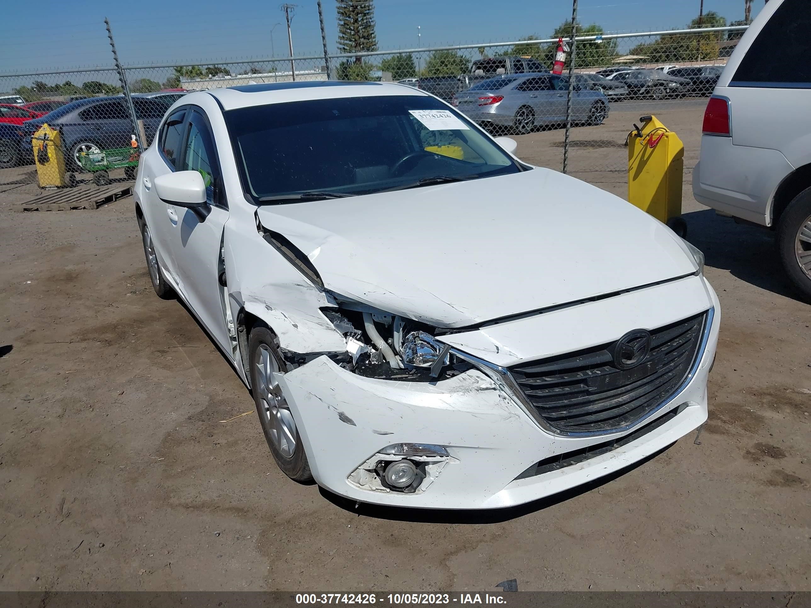 Photo 5 VIN: 3MZBM1M70GM321518 - MAZDA 3 