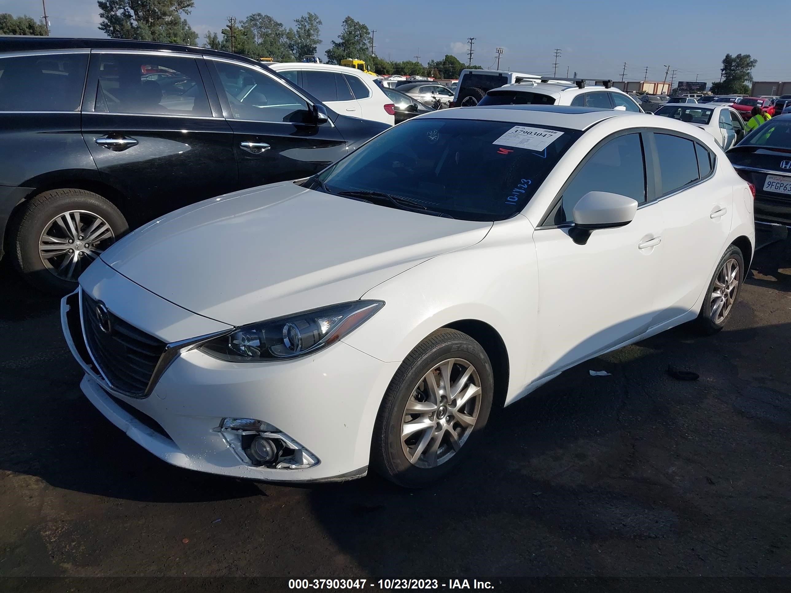 Photo 1 VIN: 3MZBM1M7XFM210702 - MAZDA 3 