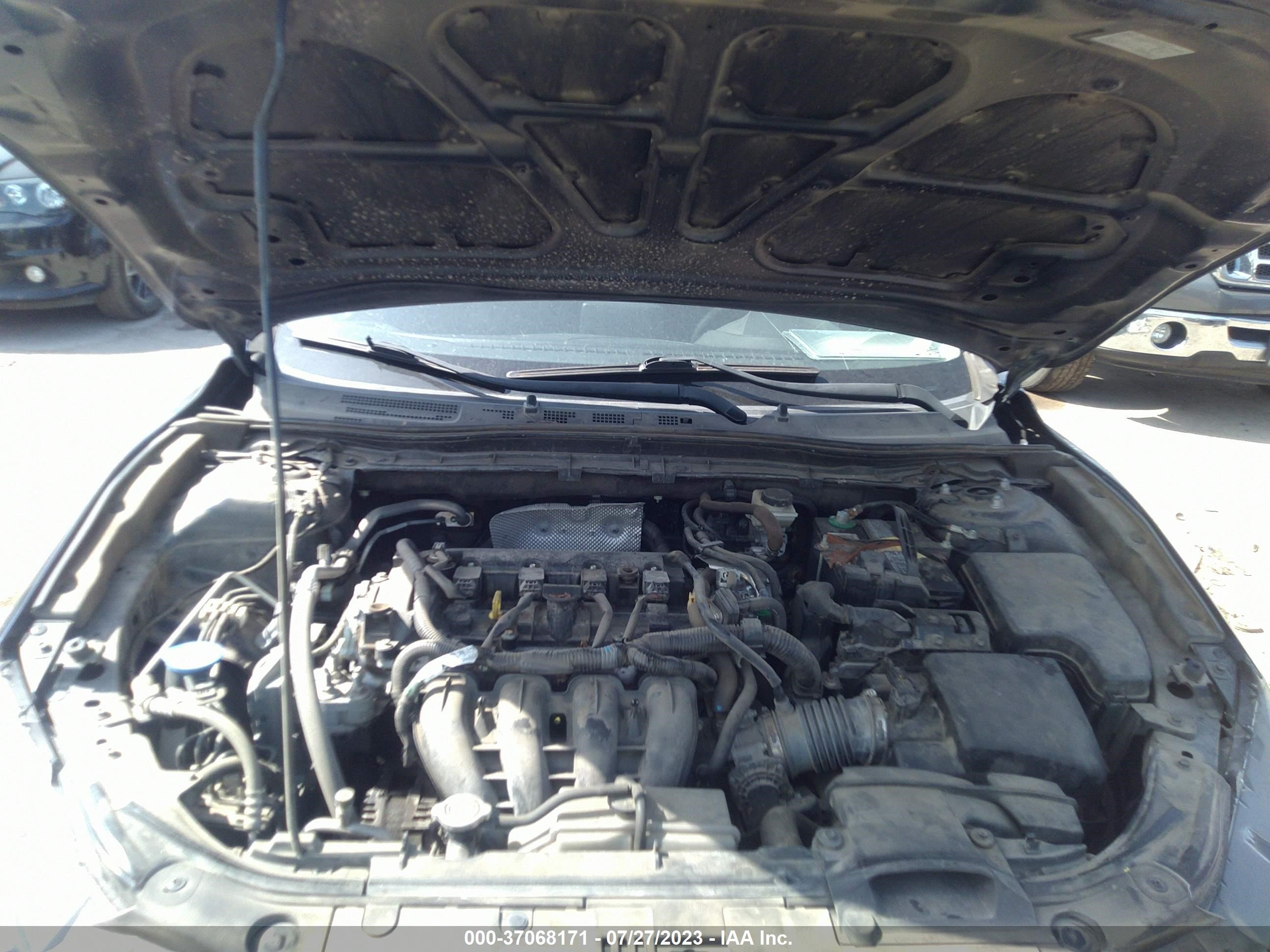 Photo 9 VIN: 3MZBM1T73GM258464 - MAZDA 3 