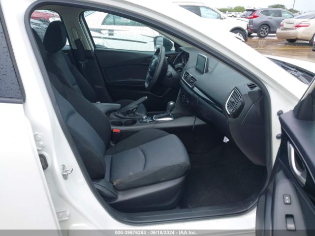 Photo 4 VIN: 3MZBM1T74GM323869 - MAZDA MAZDA3 