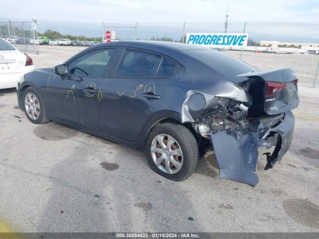 Photo 2 VIN: 3MZBM1T7XGM322077 - MAZDA MAZDA3 