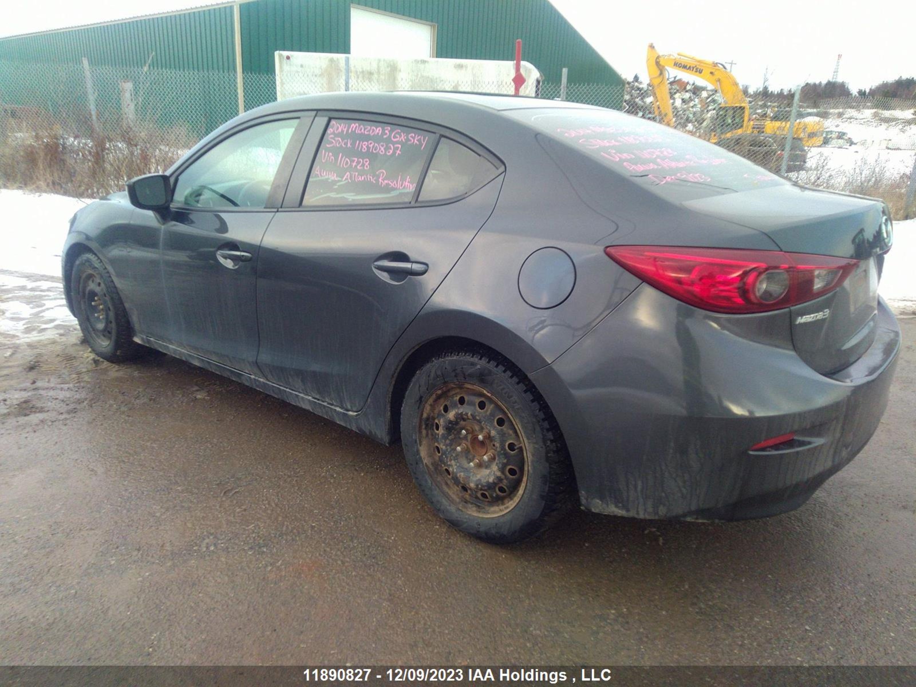 Photo 2 VIN: 3MZBM1U71EM110728 - MAZDA 3 