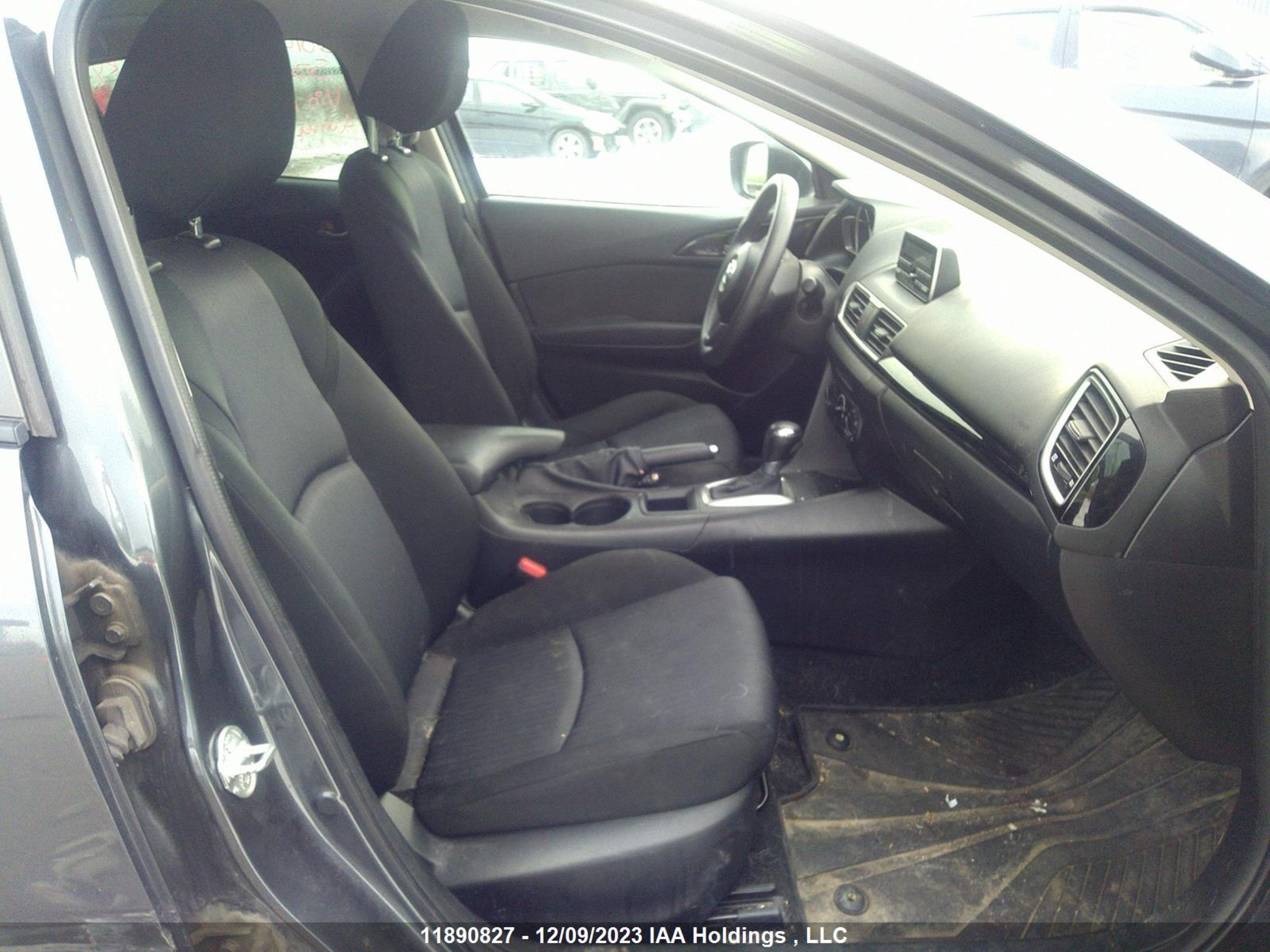 Photo 4 VIN: 3MZBM1U71EM110728 - MAZDA 3 