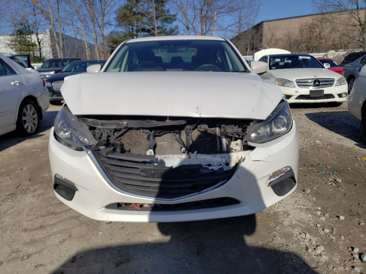 Photo 4 VIN: 3MZBM1U71FM145464 - MAZDA 3 