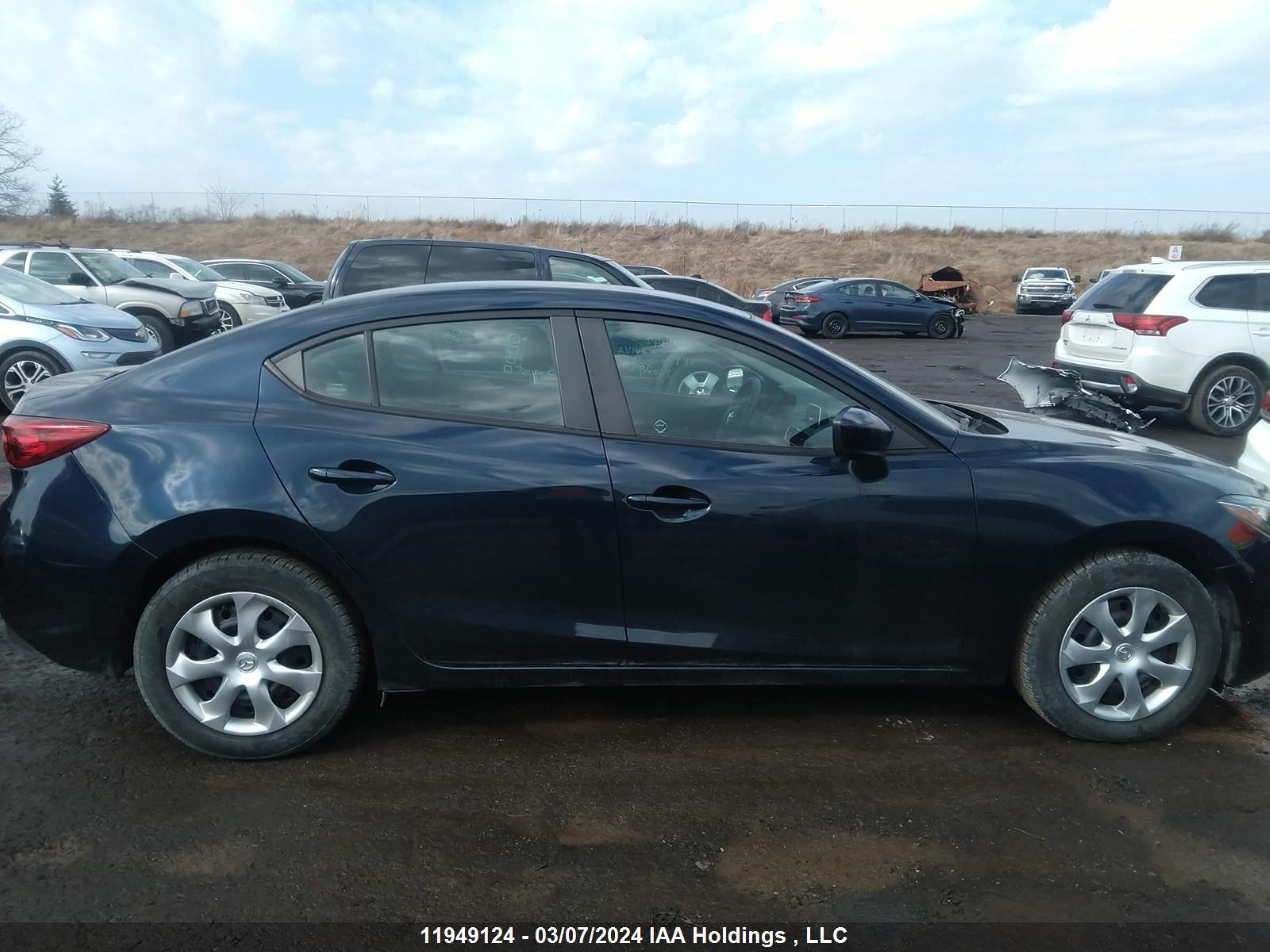 Photo 13 VIN: 3MZBM1U71FM234838 - MAZDA 3 